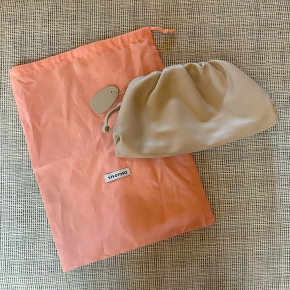 Vivorosa Valentina Clutch in Cream - Picture 3 of 4